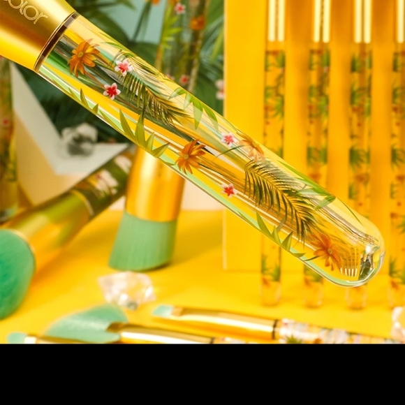 Tropical Palette Brush Collection - Picture 7 of 8